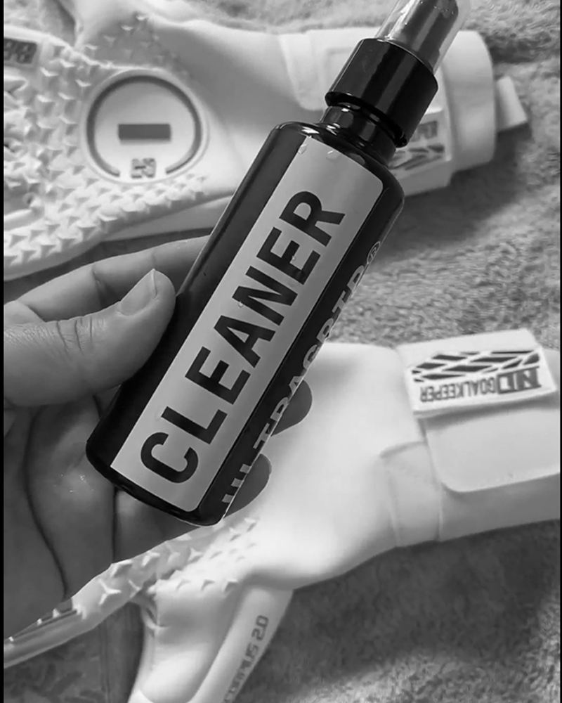 Cleaning goalkeeper gloves with ULTRAGRIP Cleaner
